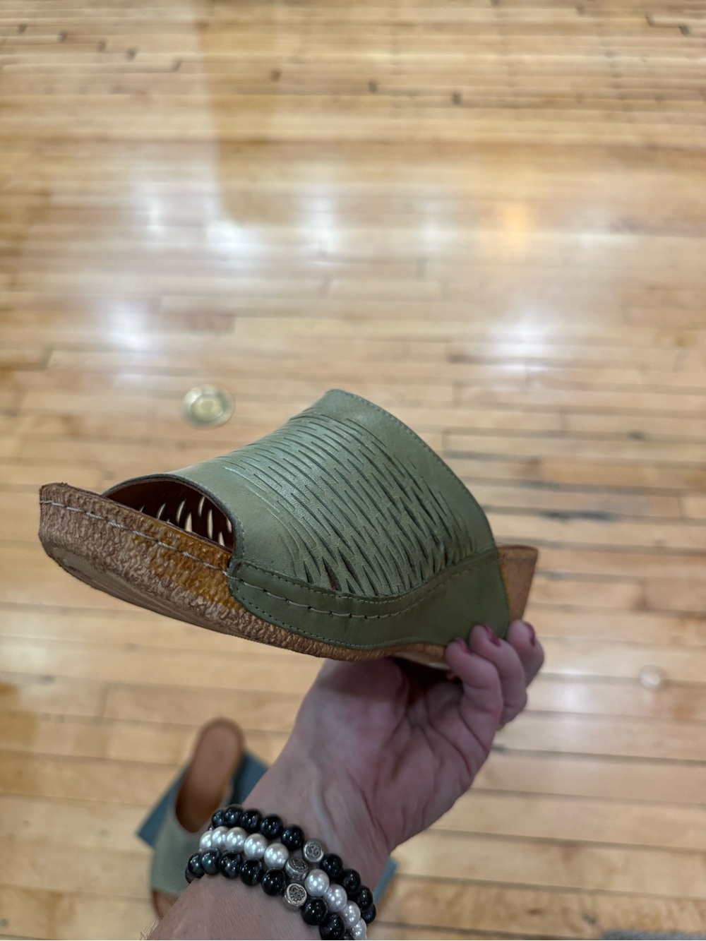 Olive Wedge - Picture 4 of 6